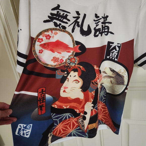 Cat-themed Harajuku top, size Medium.  Excellent used condition - Picture 10 of 11